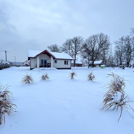 Wygodny Dom Na Ponidziu Z Basenem Villa Wislica Exteriör bild