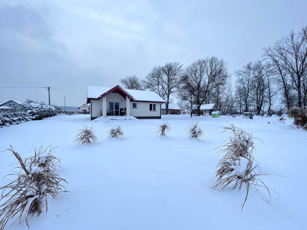 Wygodny Dom Na Ponidziu Z Basenem Villa Wislica Exteriör bild